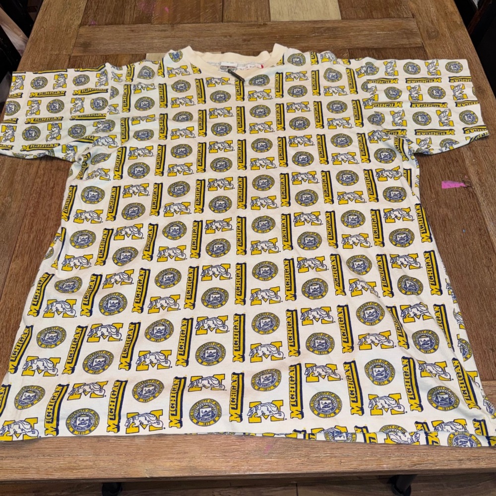 20/20 Sport Michigan T-Shirt Mens OSFA White Excellent All Over Print AOP 90s